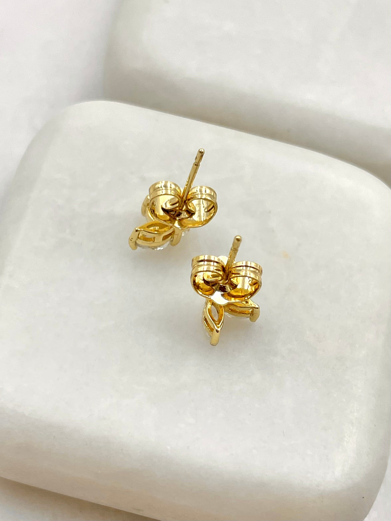 Özel Seri Minimal Kristal Taşlı Üç Yaprak Küpe 1 cm Gold