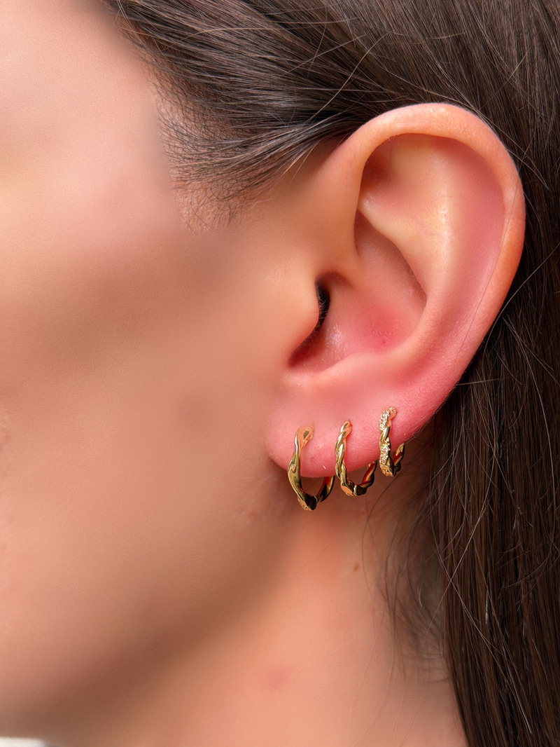 İnce Burgu Model Altılı Set Küpe Gold