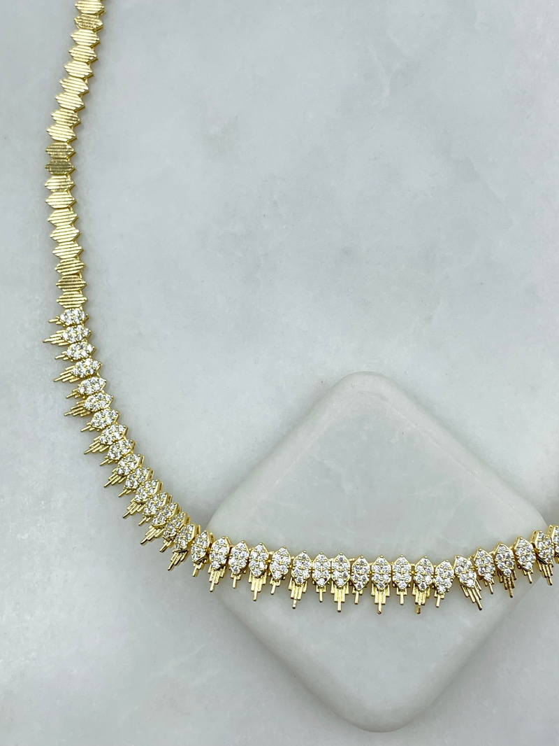 Altın Kaplama Kristal Taşlı Tasarım Kolye Gold
