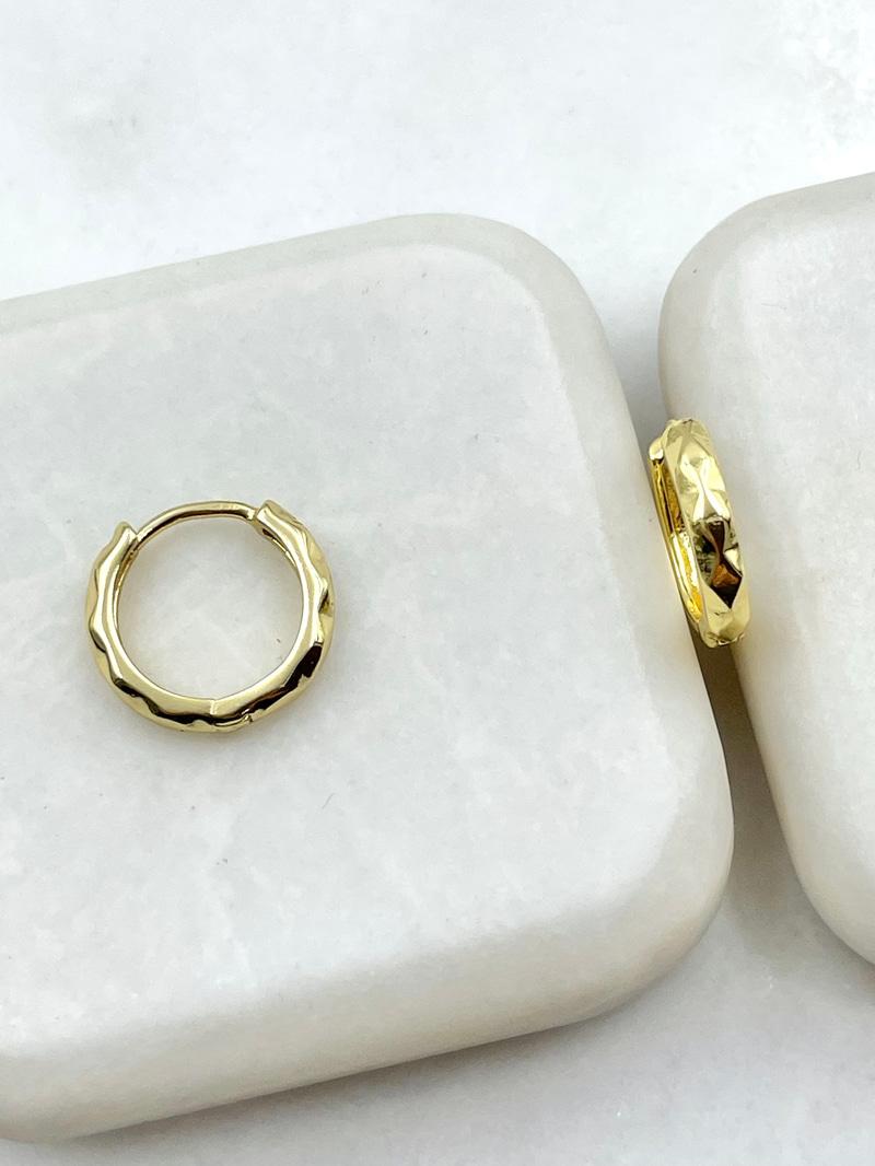 Özel Seri Üçgen Yansımalı Halka Küpe 1.3 cm Gold