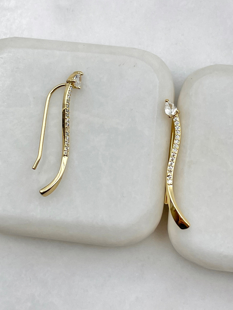 Kristal ve Gömme Taşlı Kıkırdaklı Küpe Gold