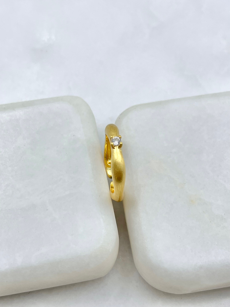 Minik Tektaş Mat Serçe Parmak Yüzüğü Gold