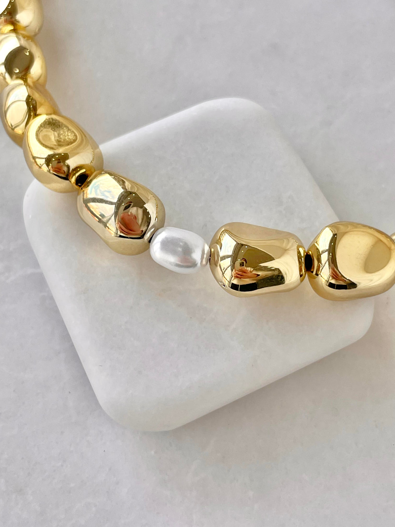Gold Çakıl Taşı Görünümlü Kolye