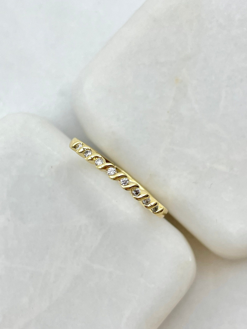 Altın Kaplama Kristal Taşlı Sarmal Yüzük Gold
