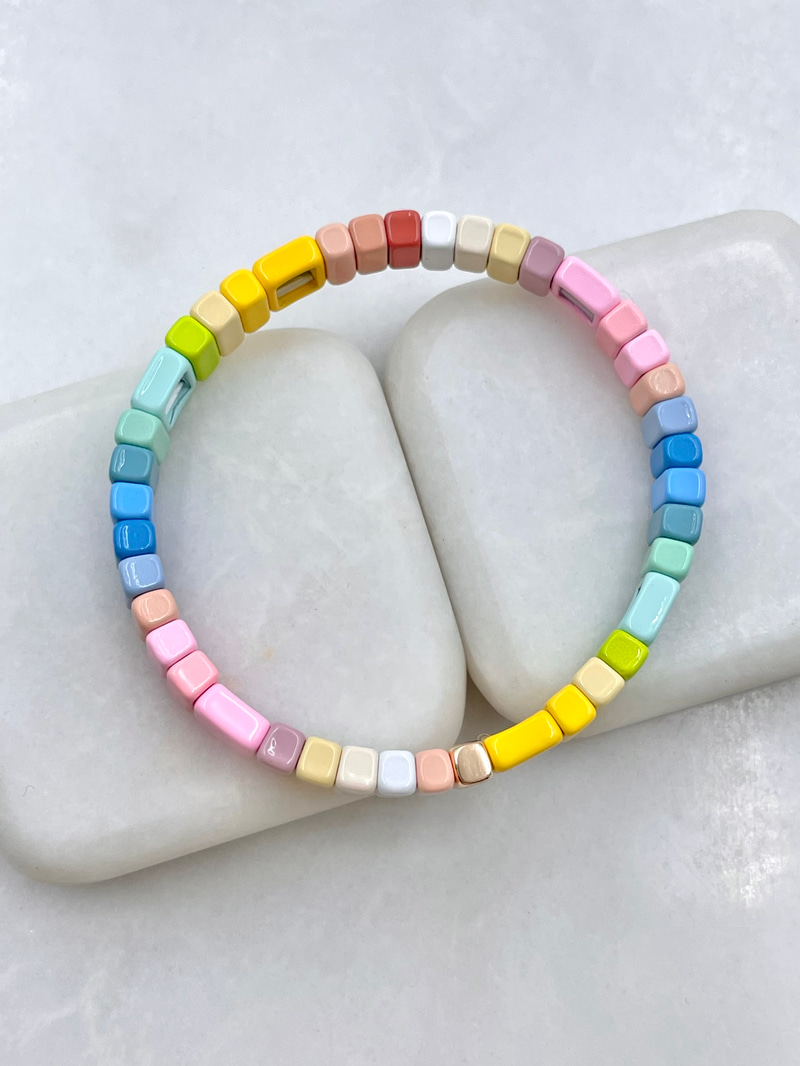 Altın Kaplama Kare Model Porselen Esnek Bileklik Renkli