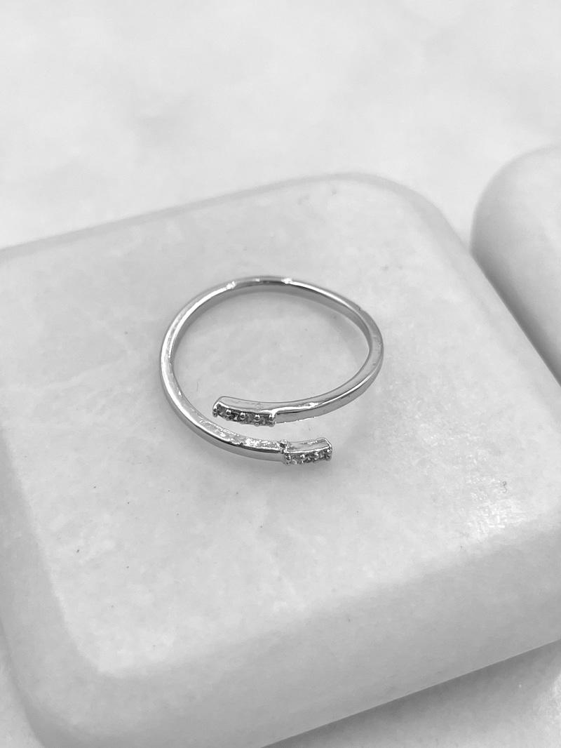 Minimal Taşlı Birleşim Yüzük Gümüş