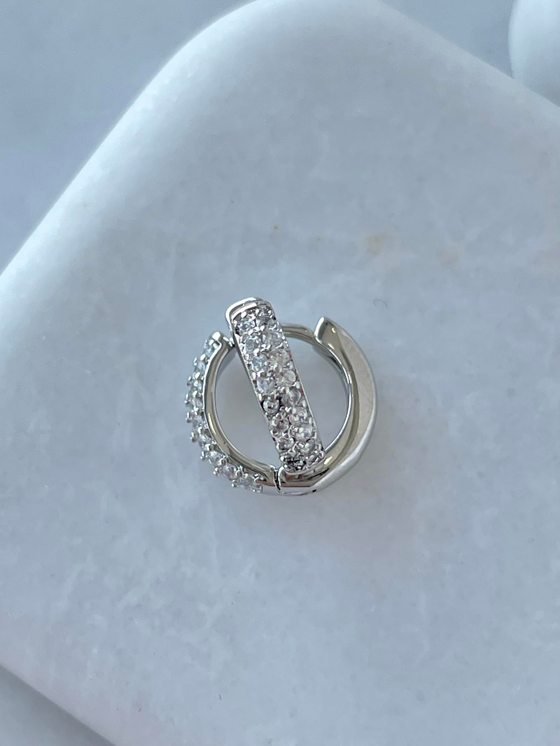 Özel Seri Gömme Taşlı Minimal Halka Küpe Gümüş
