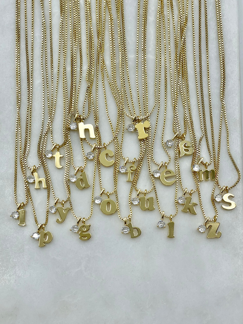 Kristal Taşlı Bombe Harf Kolye Gold
