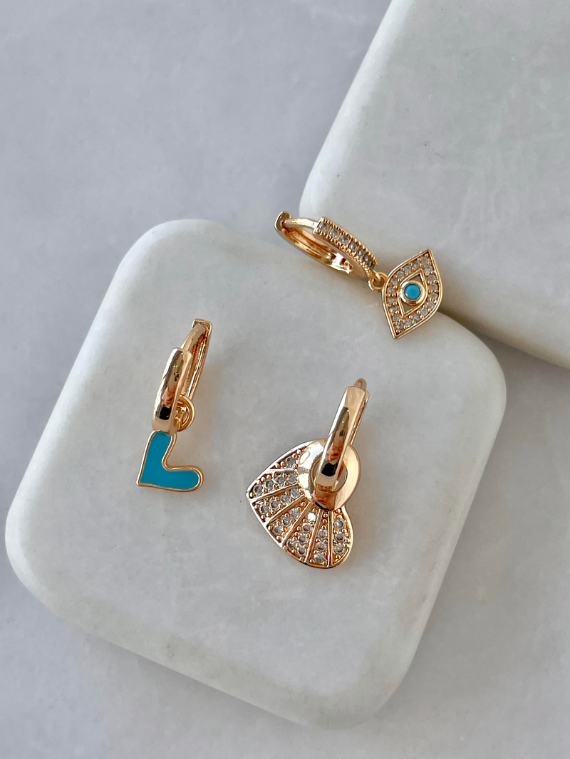 Altın Kaplama Üçlü Mavi Mineli Kalp Küpe