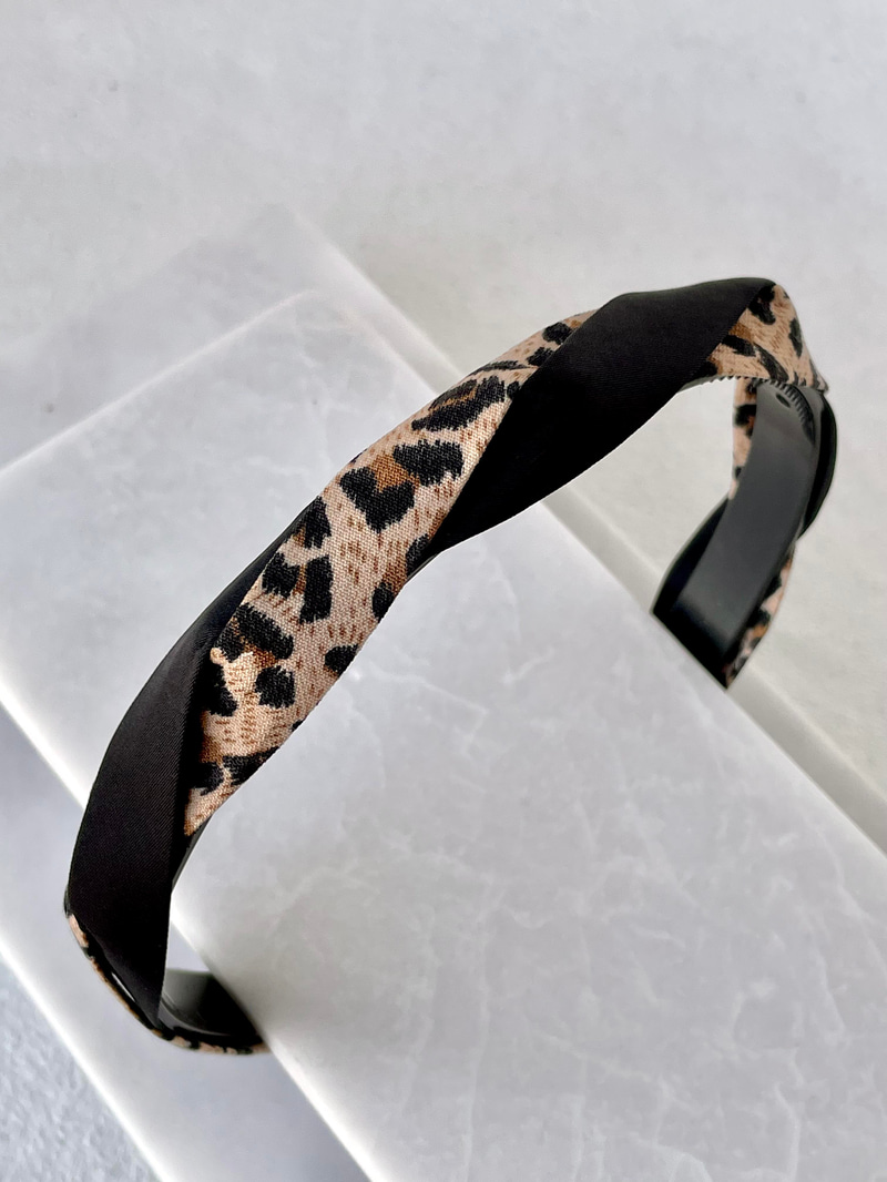 Leopar Desenli Burgu Model Taç Vizon