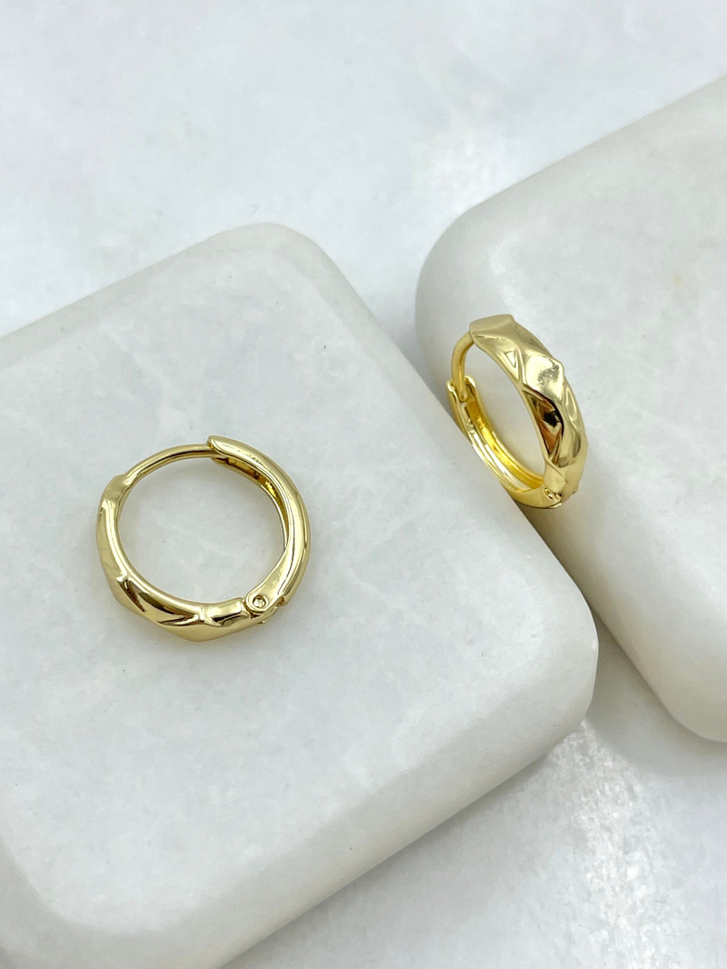 Özel Seri Üçgen Yansımalı Halka Küpe 1.6 cm Gold