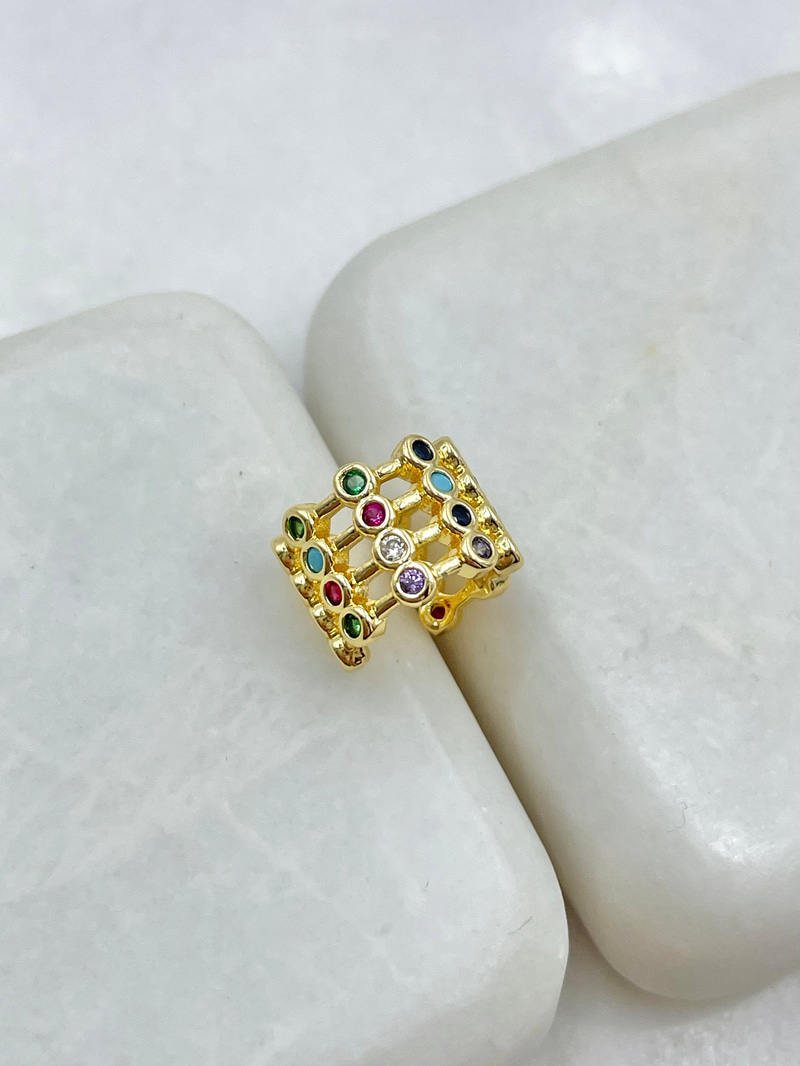 Renkli Kristal Taşlı Kıkırdak Küpe Gold