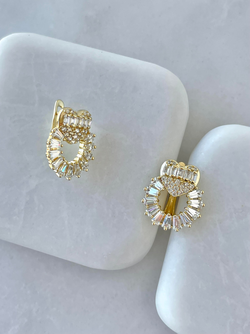 Özel Seri Baget Taşlı Kalp Küpe Gold