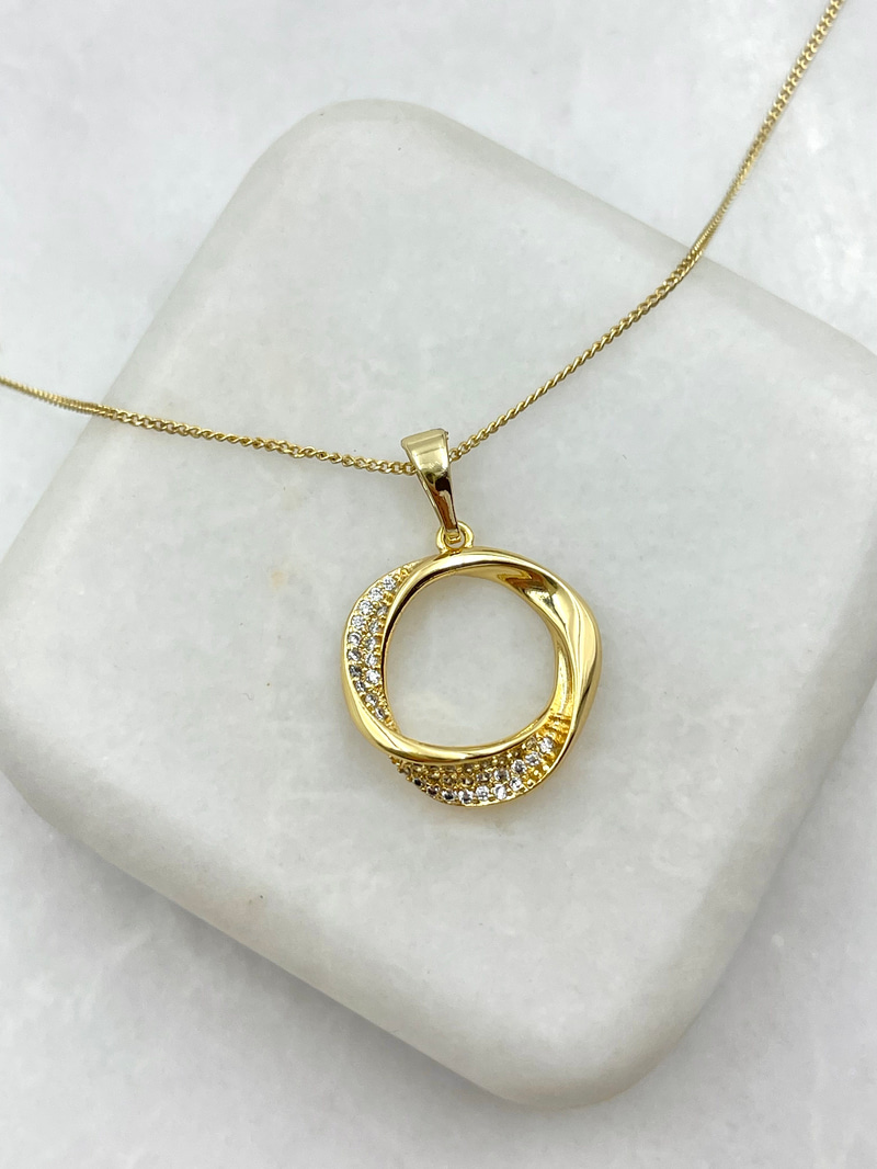 Özel Seri Gömme Taşlı İçi Boş Daire Kolye Gold