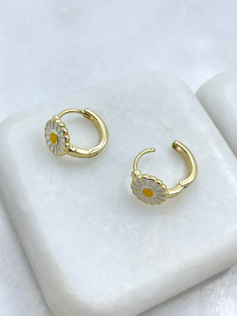 Özel Seri Papatya Model Halka Küpe Gold