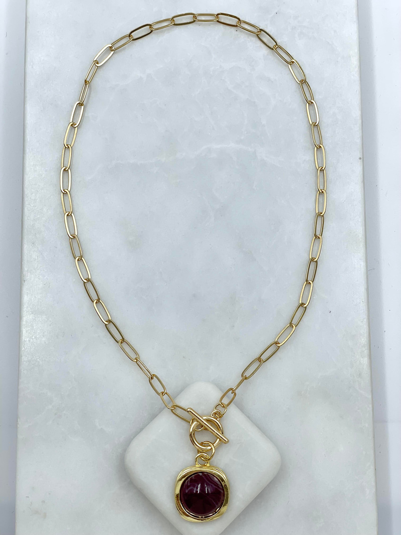 Altın Kaplama Gold Çerçeveli Daire Model Önden Kilit Vintage Kolye Bordo