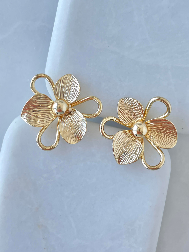 Özel Seri İşlemeli Çiçek Küpe Gold