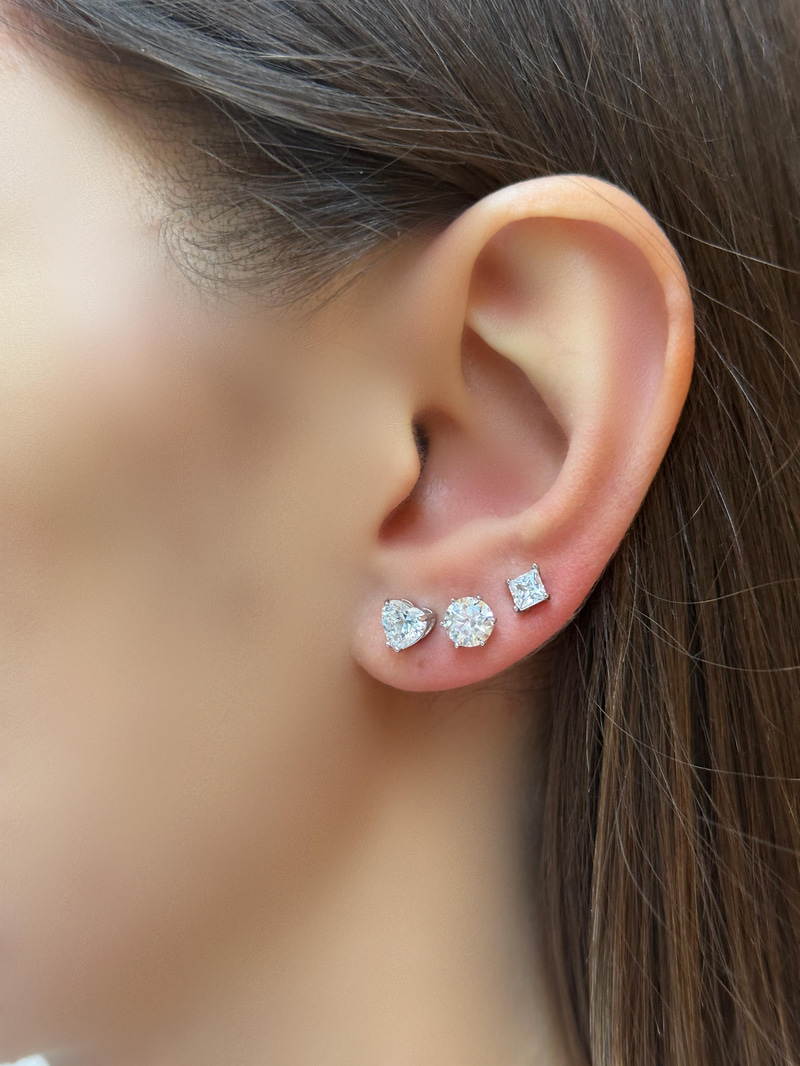 Özel Seri Tektaş Küpe 0.6 mm Gümüş