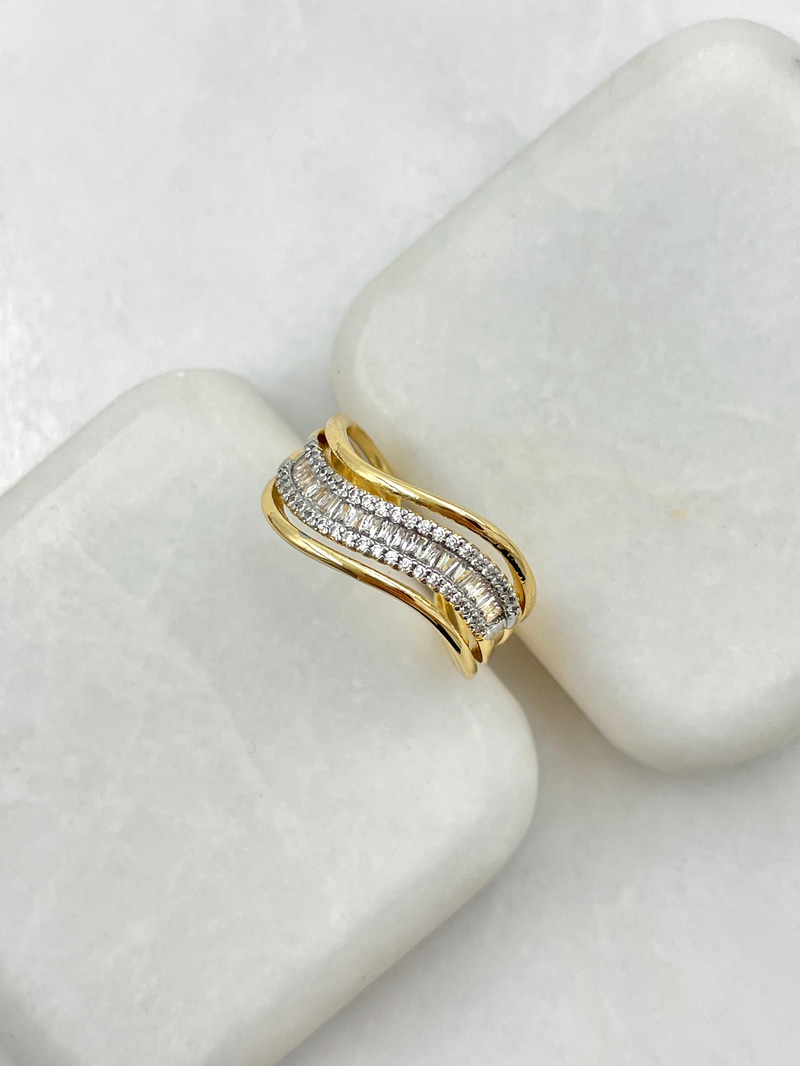 Baget Taşlı Çift Renk Dalga Model Yüzük Gold