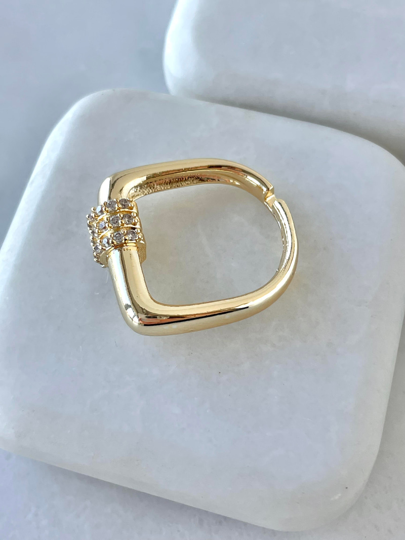 Altın Kaplama Silindir Taşlı Köşeli Yüzük Gold
