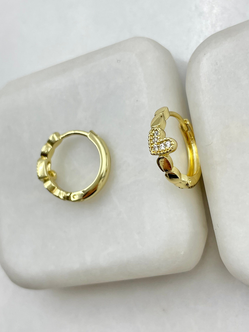 Özel Seri Gömme Taşlı Arpa Model Kalp Küpe Gold