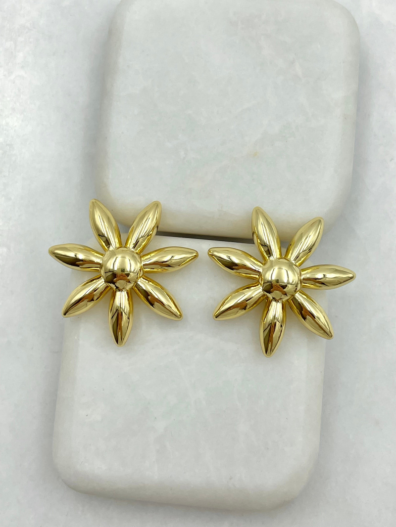Özel Seri Bombe Papatya Küpe Gold