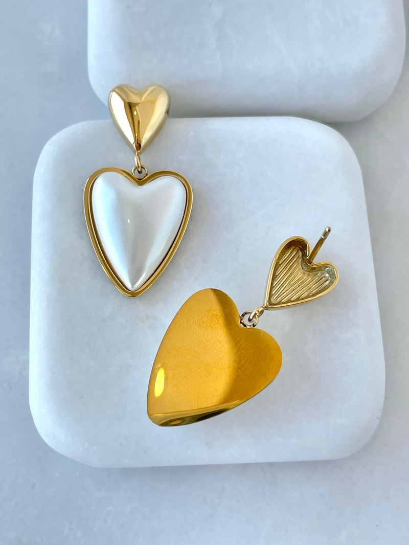 Çelik İncili Kalp Sallantılı Küpe Gold