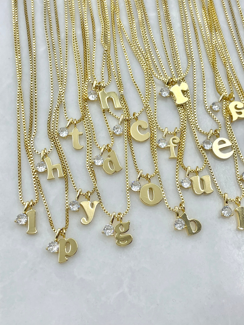 Kristal Taşlı Bombe Harf Kolye Gold