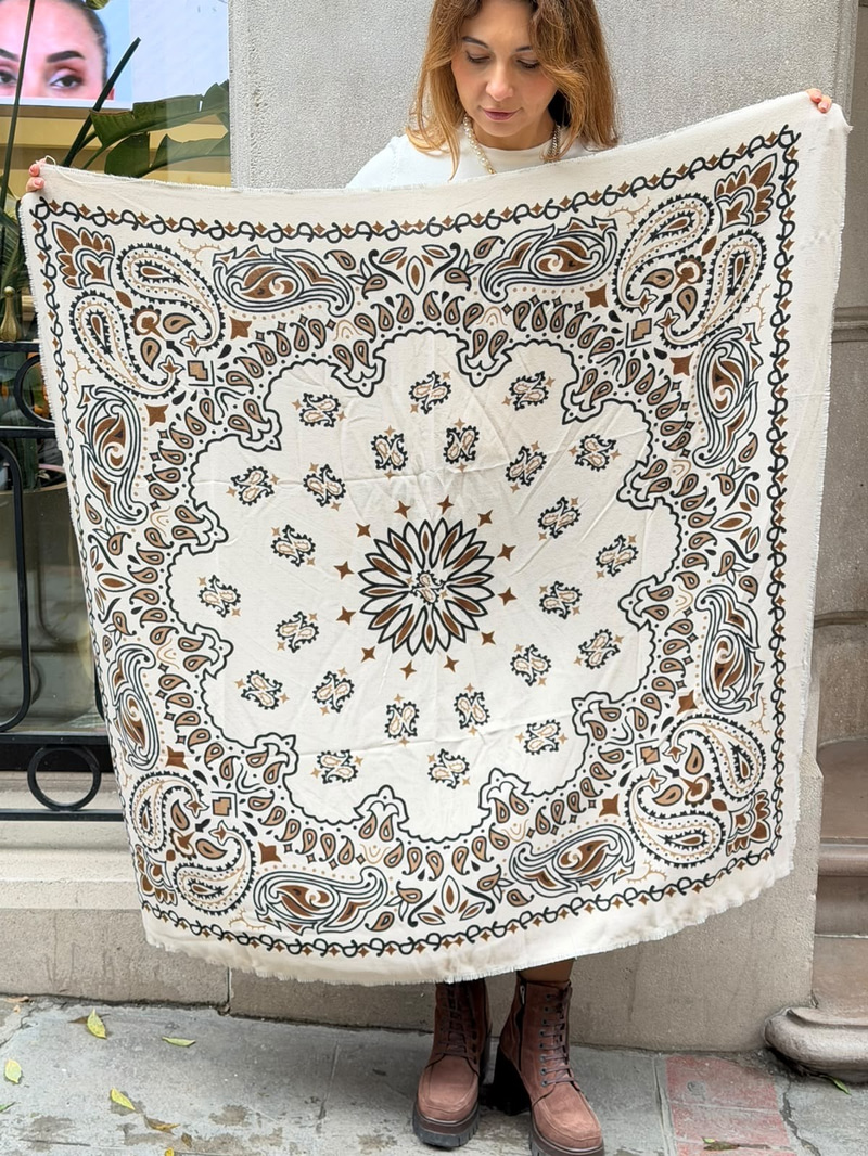 Desenli Kare Şal 110x110 cm Ekru