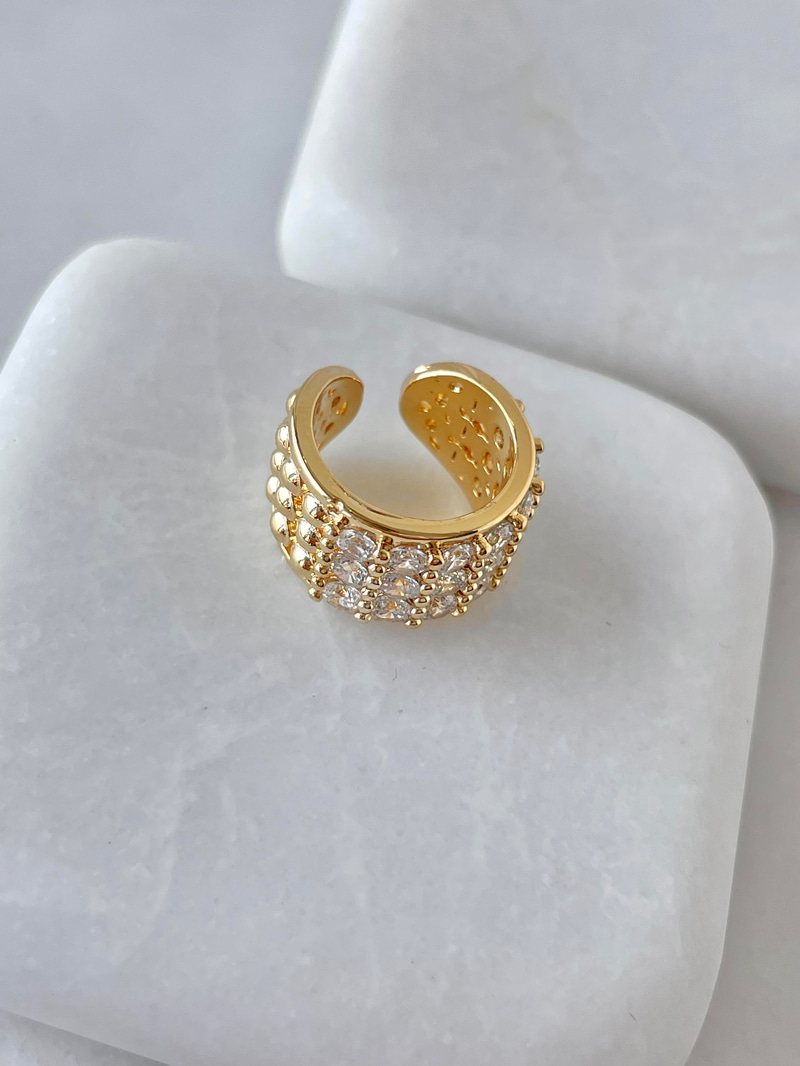 Altın Kaplama Kristal Taşlı Üç Sıra Kıkırdak Küpe Gold