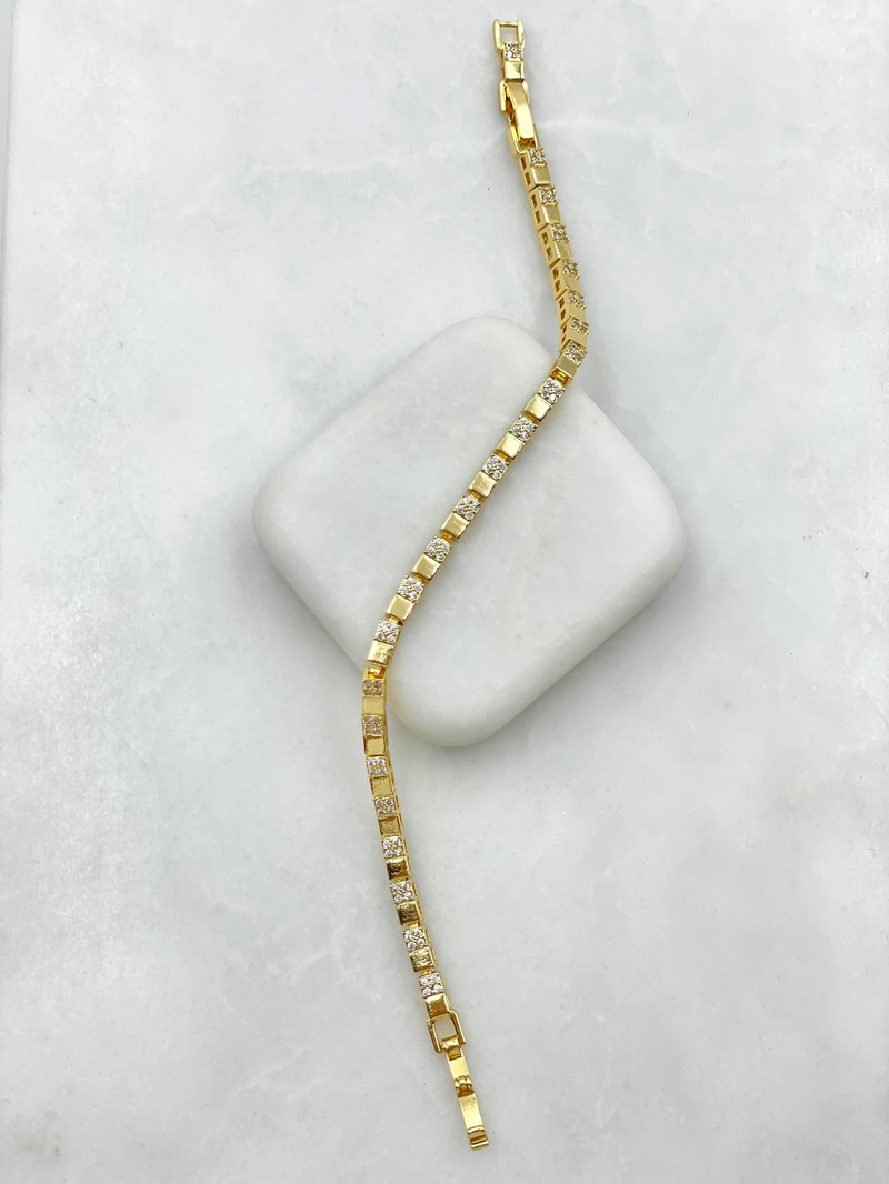 Altın Kaplama Zirkon Taşlı Kare Plaka Bileklik Gold
