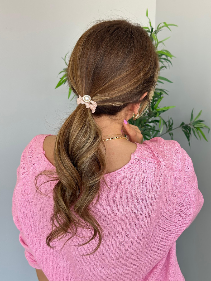 İnci ve Gömme Taşlı Tül Scrunchie Toka Pembe