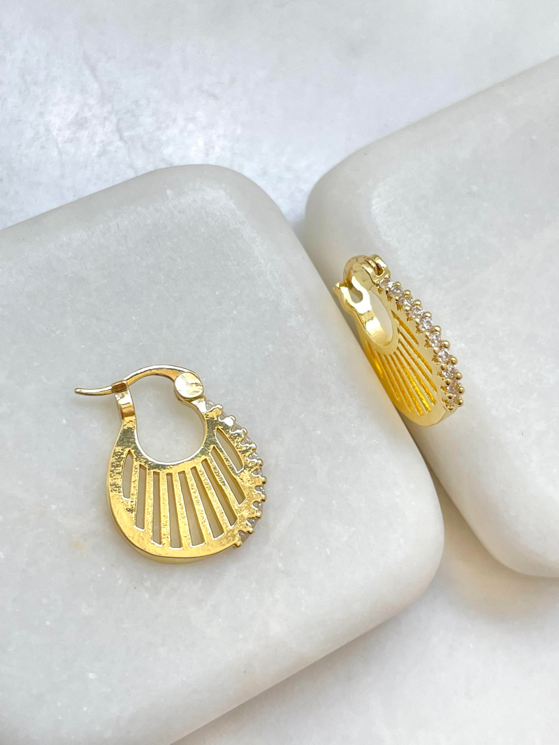 Altın Kaplama Gömme Taşlı Minik Oval Model Tasarım Küpe Gold