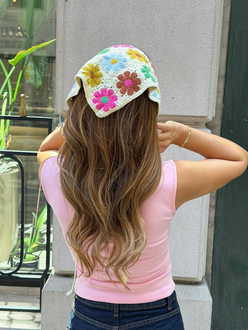 Çiçek Motifli İpli Üçgen Bandana Renkli