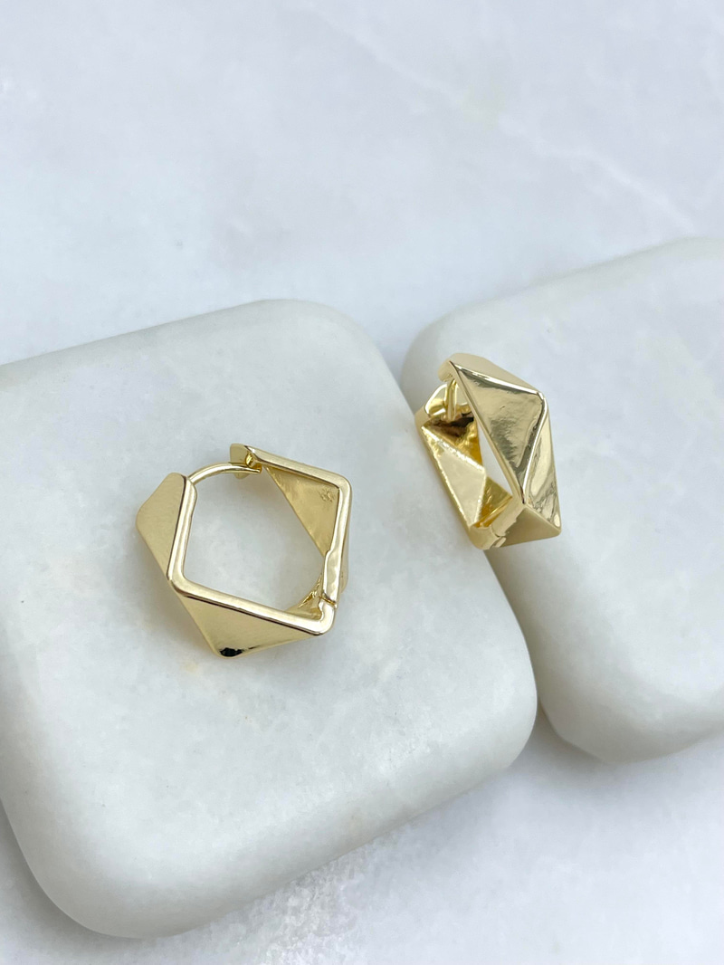 Altın Kaplama Yansımalı Kare Küpe Gold