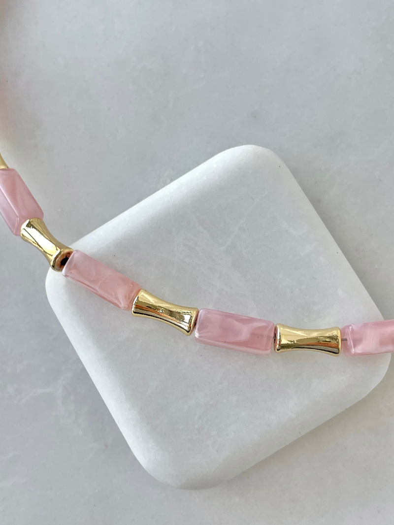 Gold Detaylı Kemik Kolye Pembe