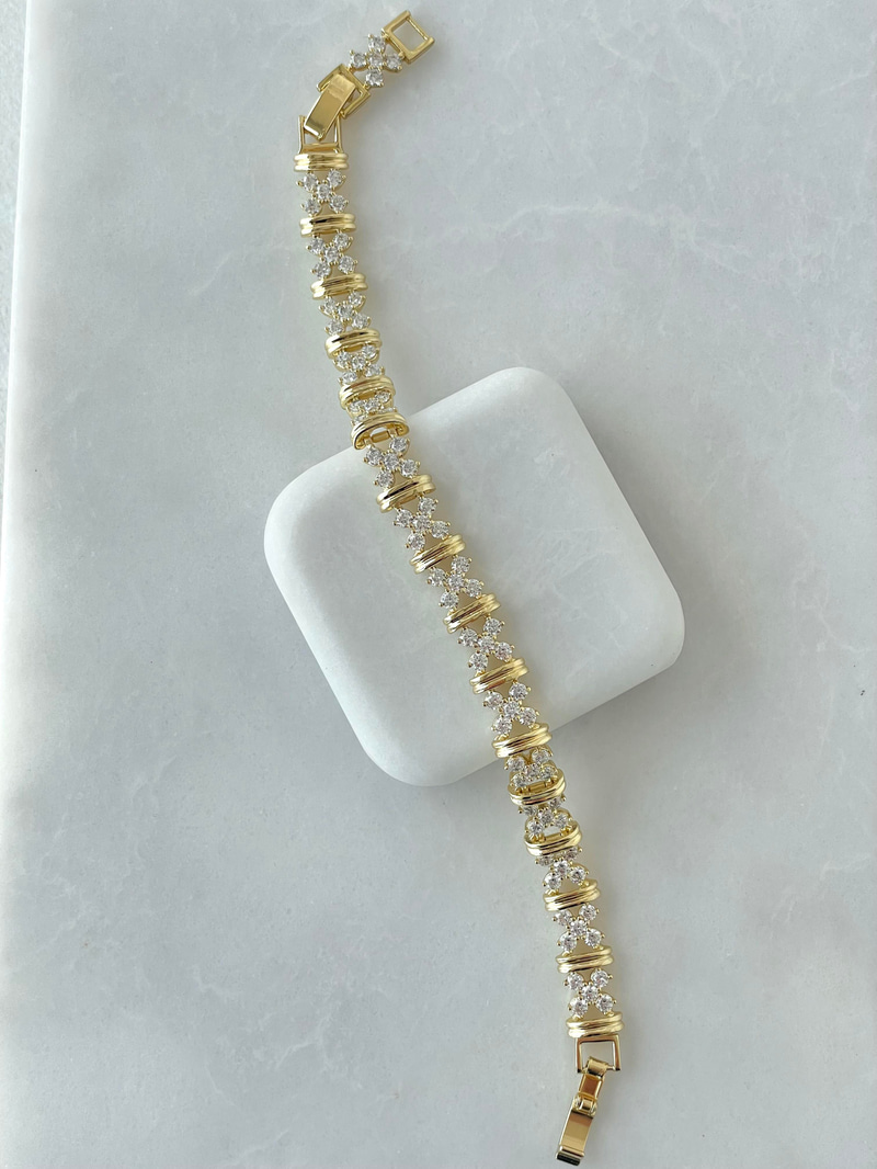 Özel Seri Gold Detaylı X Kristal Taşlı Bileklik Gold