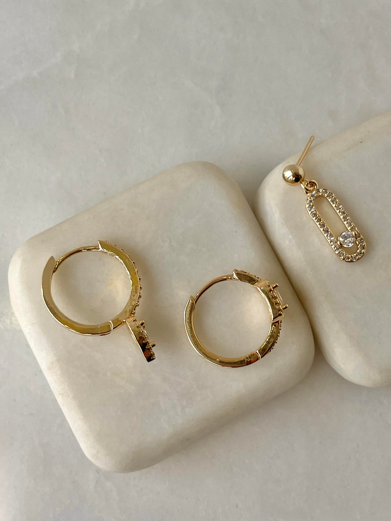 Altın Kaplama Üçlü Zirkon Taşlı Geometrik Küpe Gold