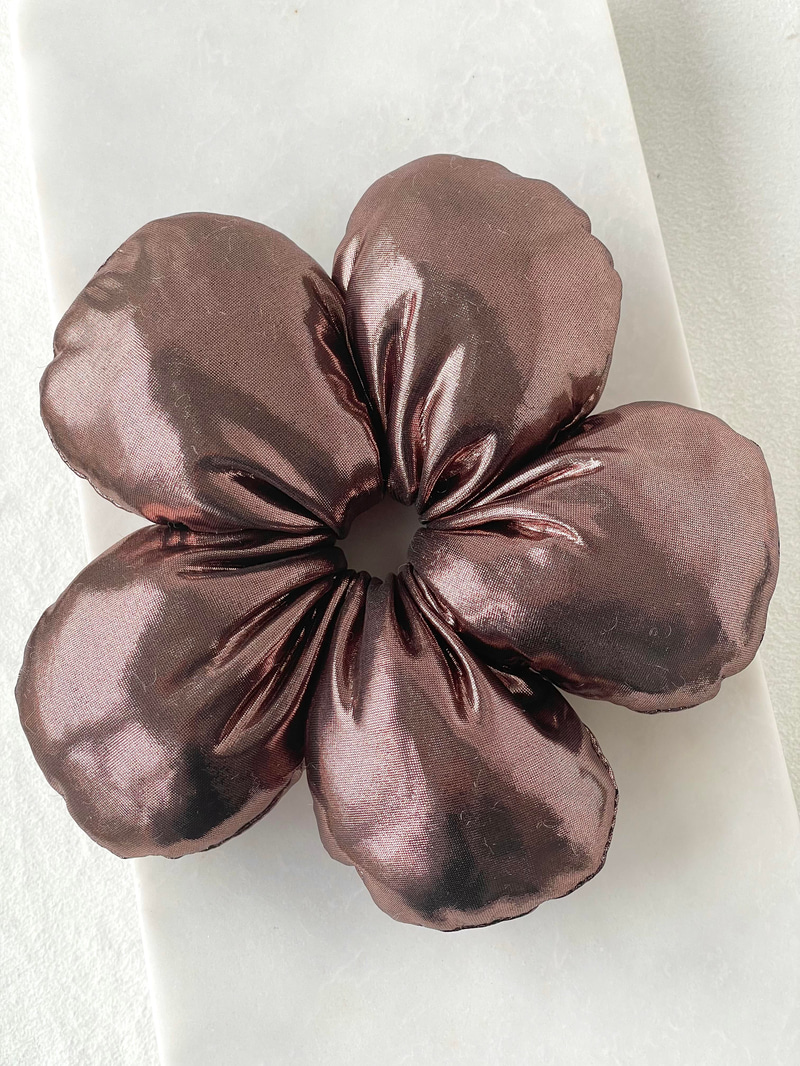 Pofuduk Çiçek Scrunchie Toka Mor