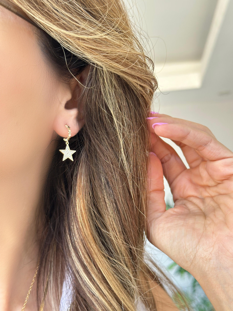 Özel Seri Yıldız Sallantılı Minimal Halka Küpe Gold