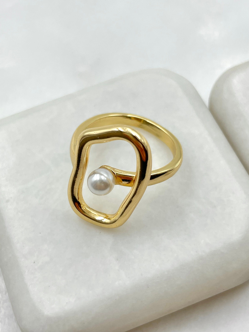 Oval İçi Boş İncili Yüzük Gold