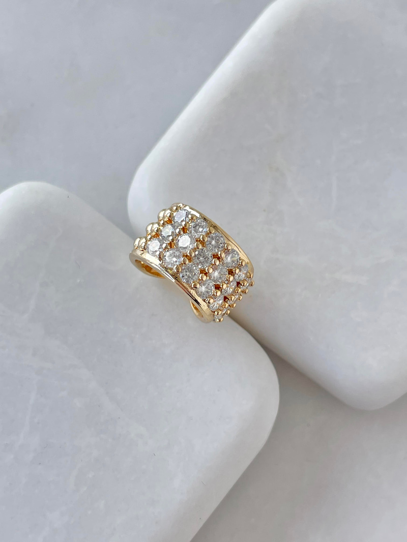 Altın Kaplama Kristal Taşlı Üç Sıra Kıkırdak Küpe Gold