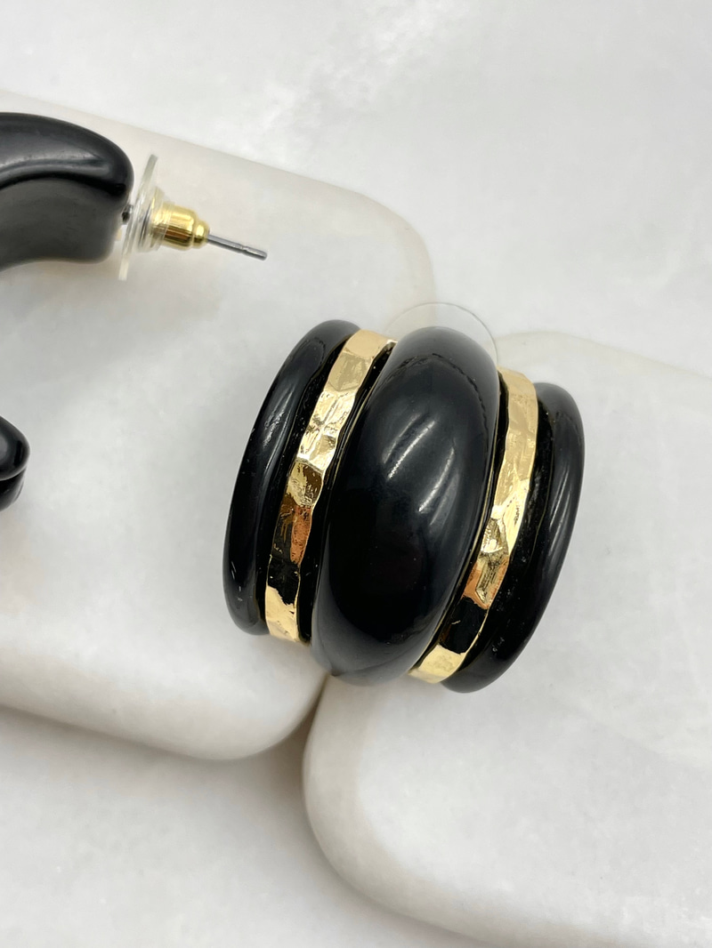 Altın Kaplama Gold Detaylı Vintage Bombe Küpe Siyah