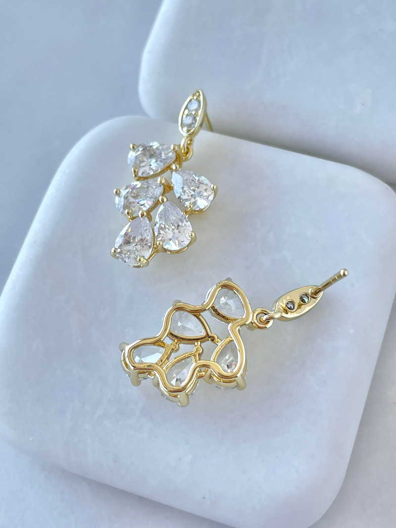 Özel Seri Kristal Damla Taşlı Küpe Gold