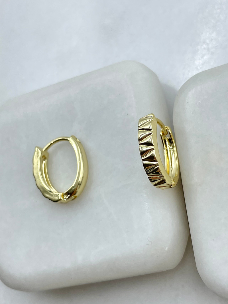 Özel Seri Üçgen Desenli U Küpe Gold