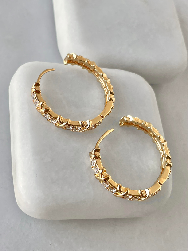 Altın Kaplama X Model Kristal Taşlı Halka Küpe Gold