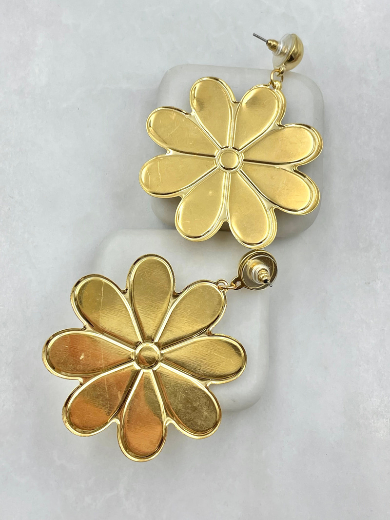 Gold Detaylı Hasır Papatya Küpe Renkli