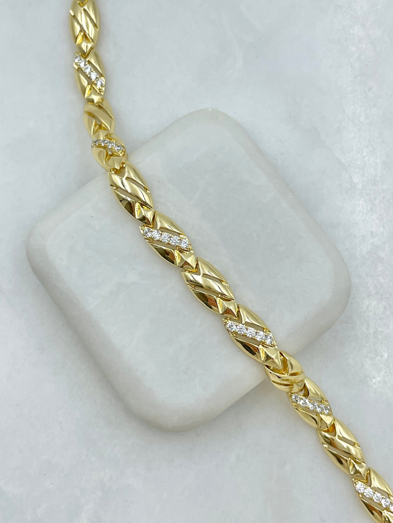 Özel Seri Gömme Taşlı Çizgi Desenli Tasarım Bileklik Gold