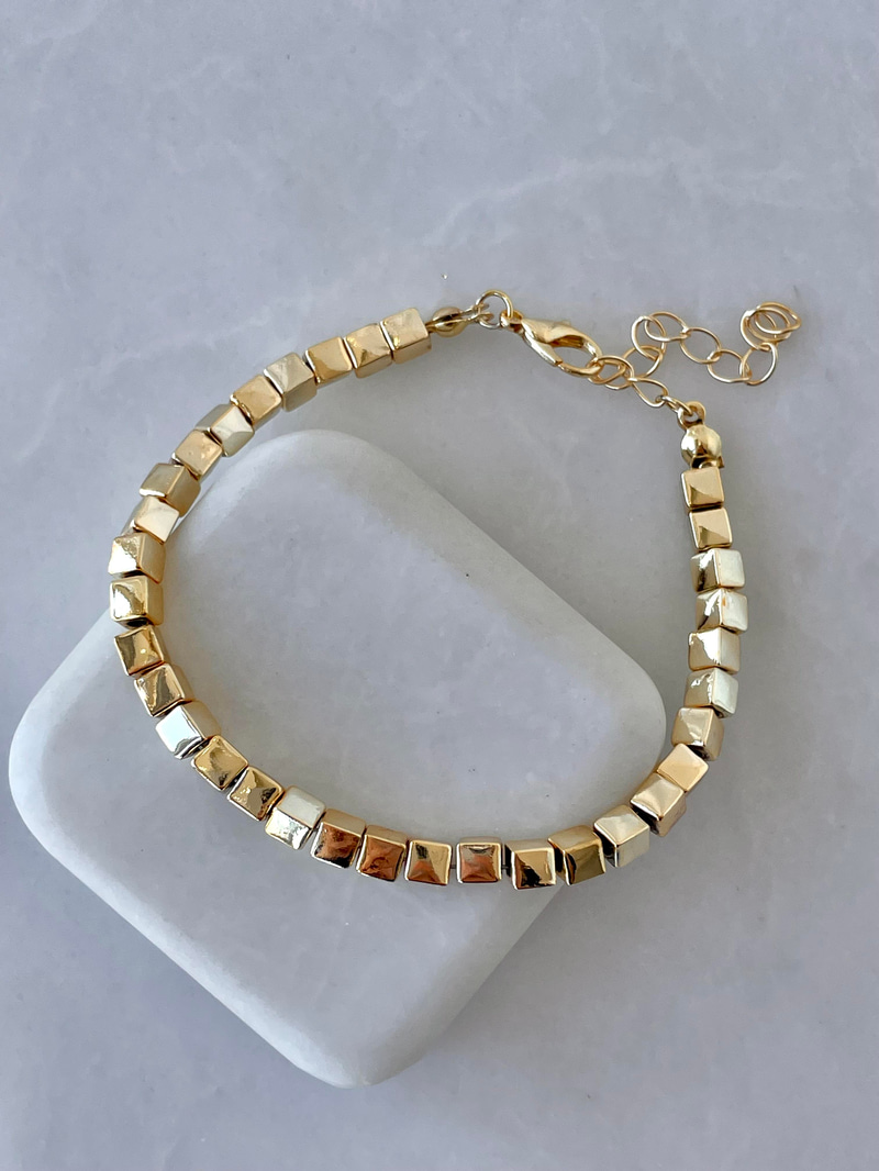 Küp Bileklik Gold
