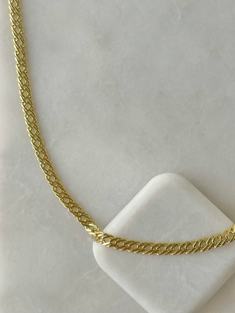 Özel Seri Ezme Kare Zincir Kolye Gold